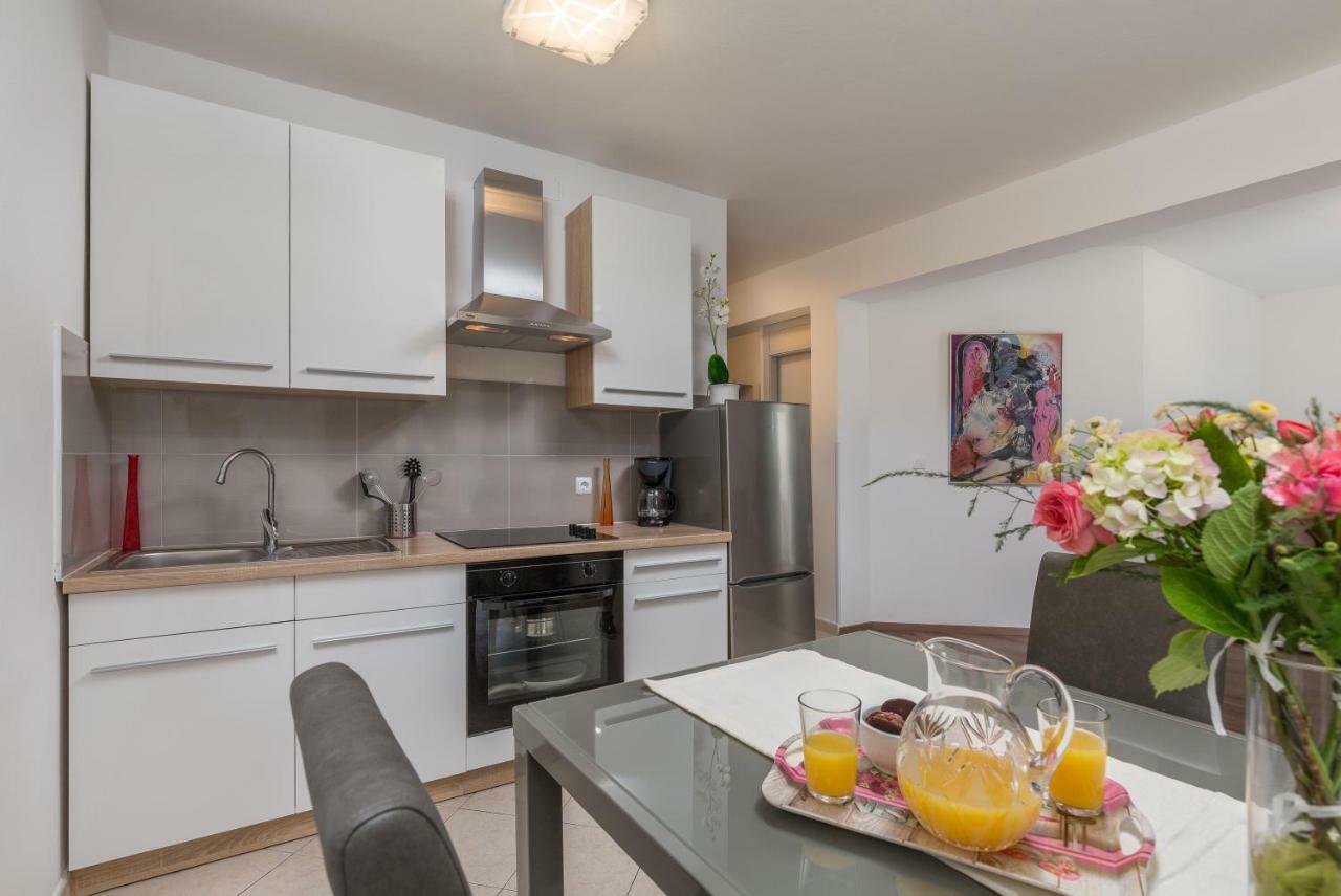 Apartman Tara&Iva Vrsar Buitenkant foto